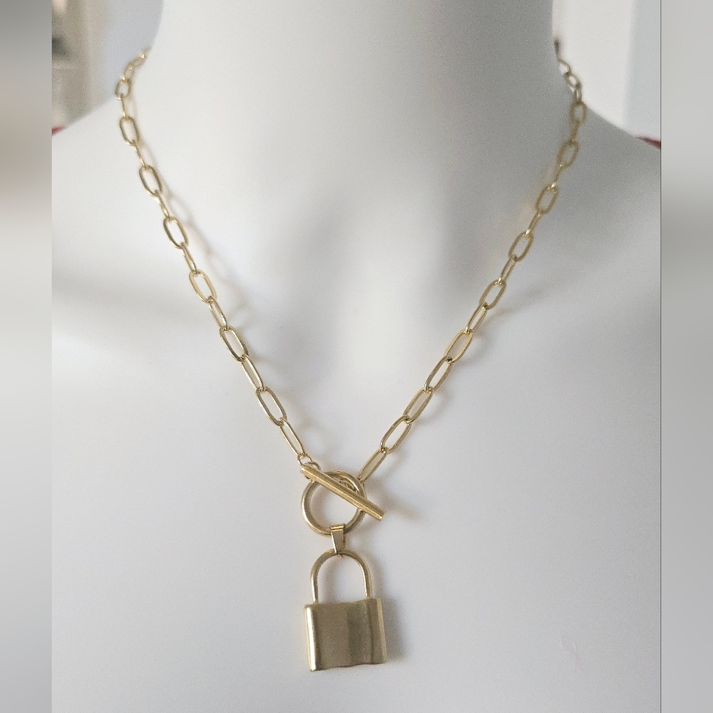 Luxury Style 18K gold plated Stainless steel "Lock" necklace, Intensity - Picture 5 of 7